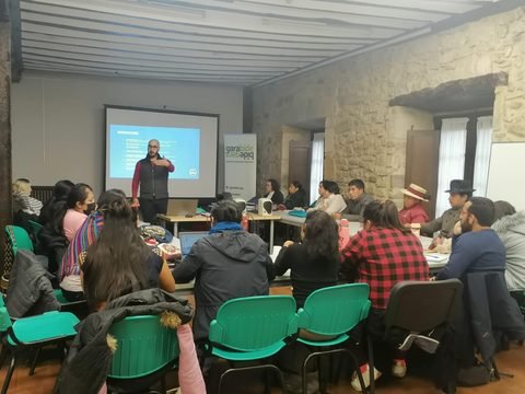 Axxam n Tmusni in the Basque Country